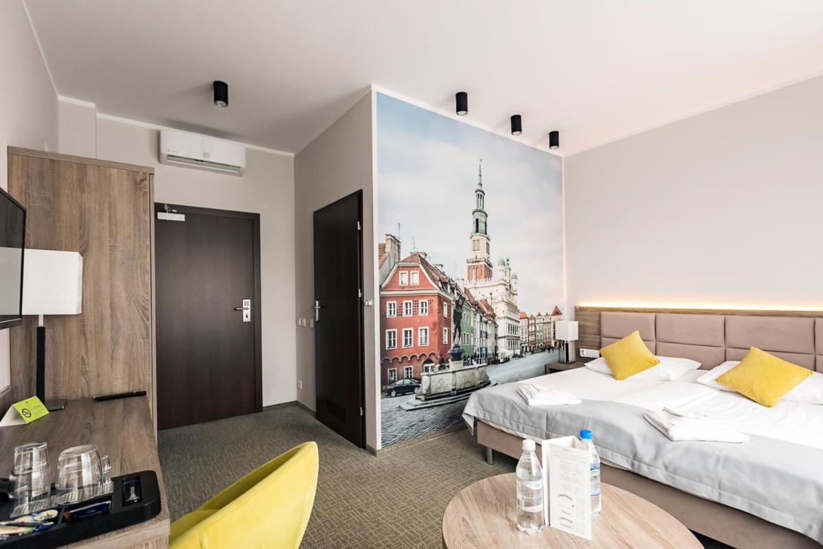 Meet Poznan Hotel Esterno foto