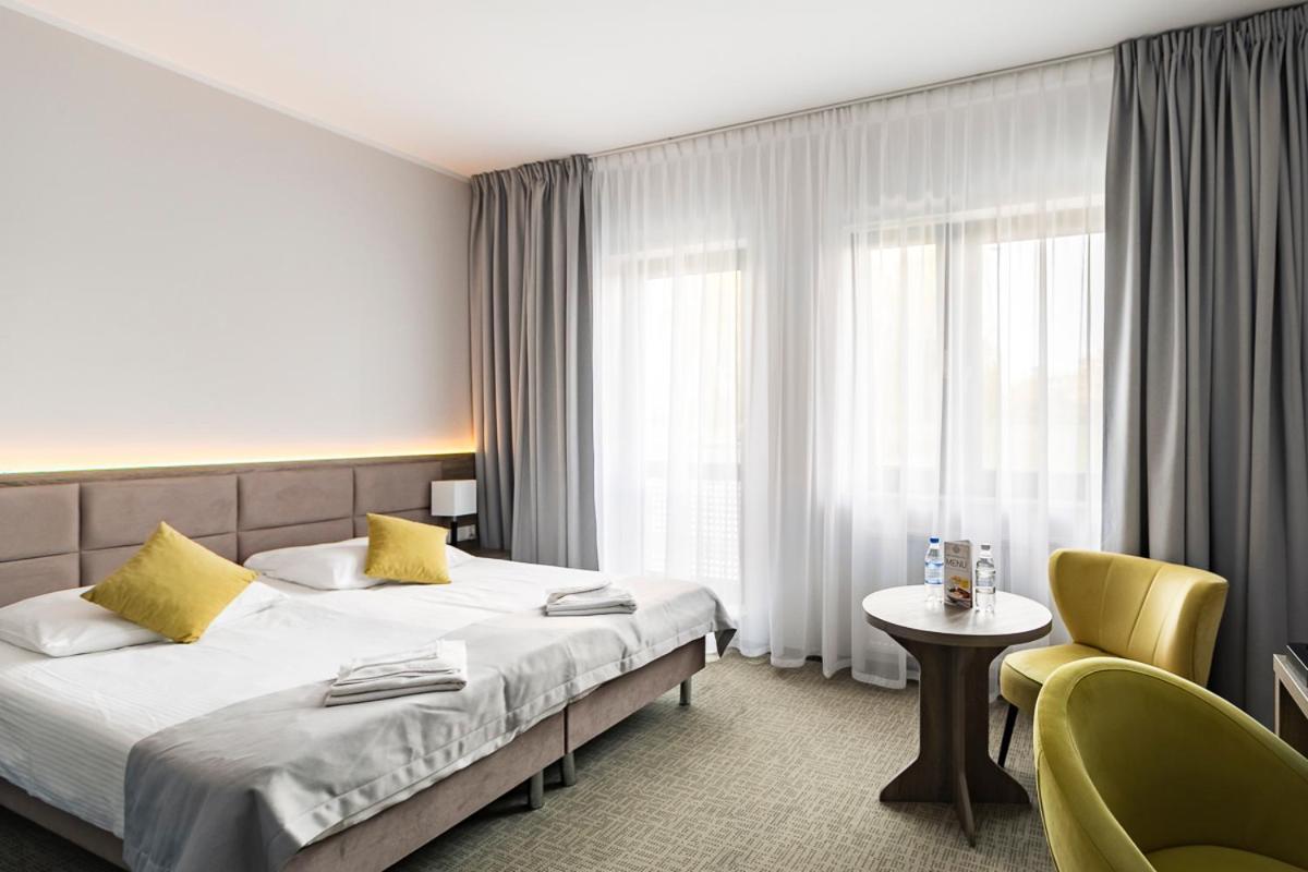 Meet Poznan Hotel Esterno foto