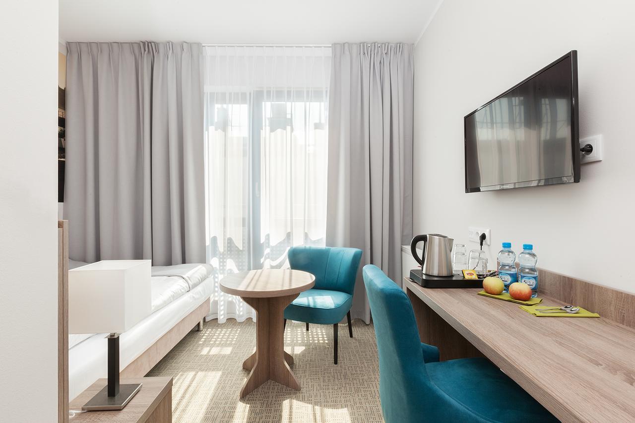 Meet Poznan Hotel Esterno foto