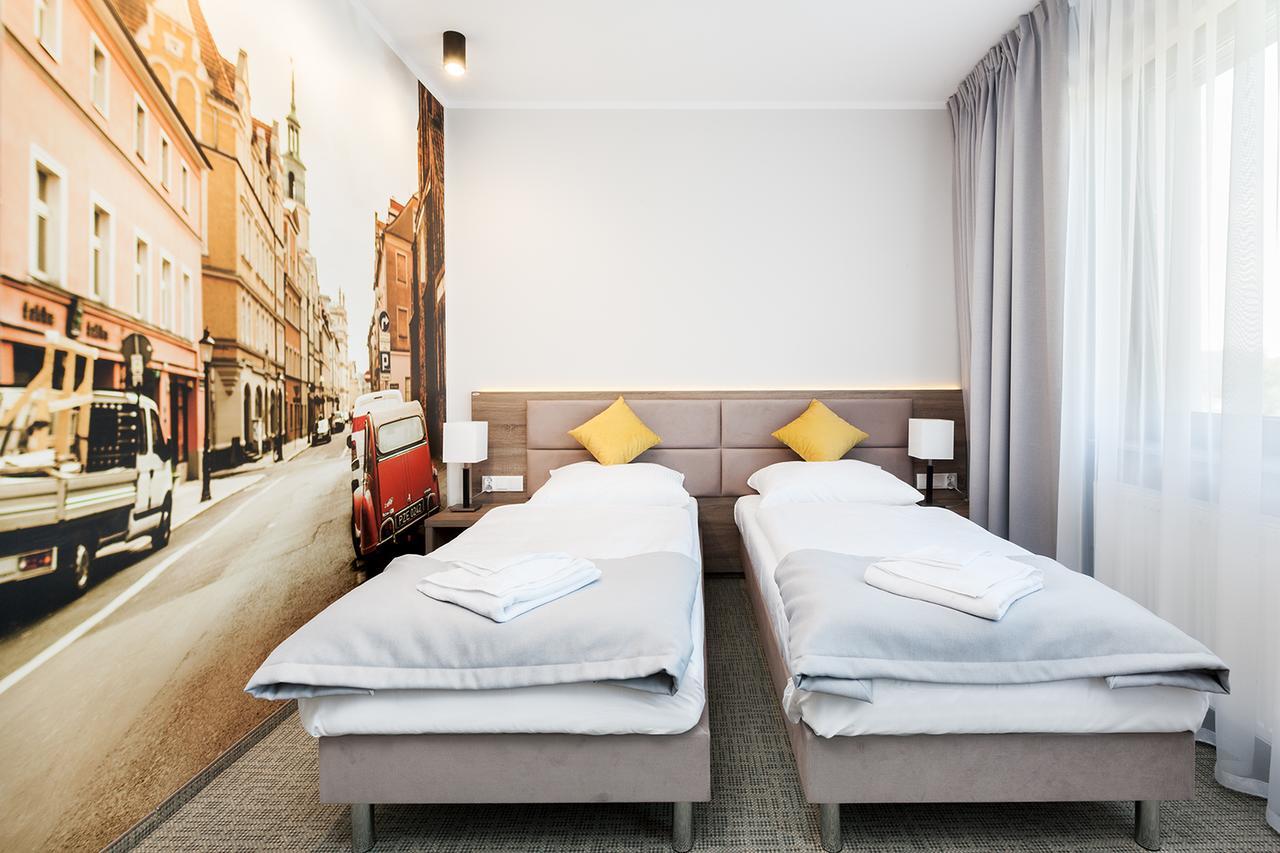 Meet Poznan Hotel Esterno foto