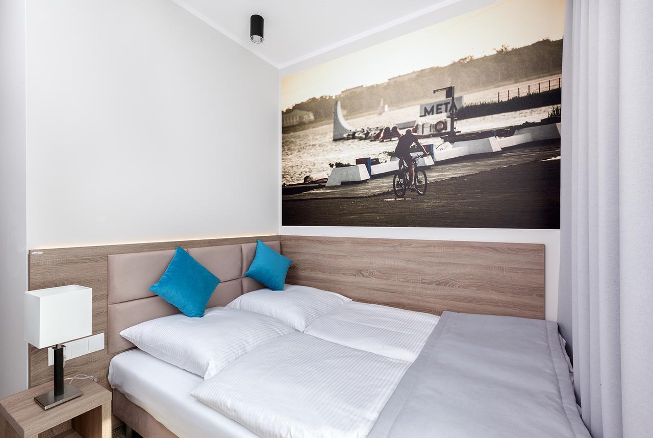 Meet Poznan Hotel Esterno foto